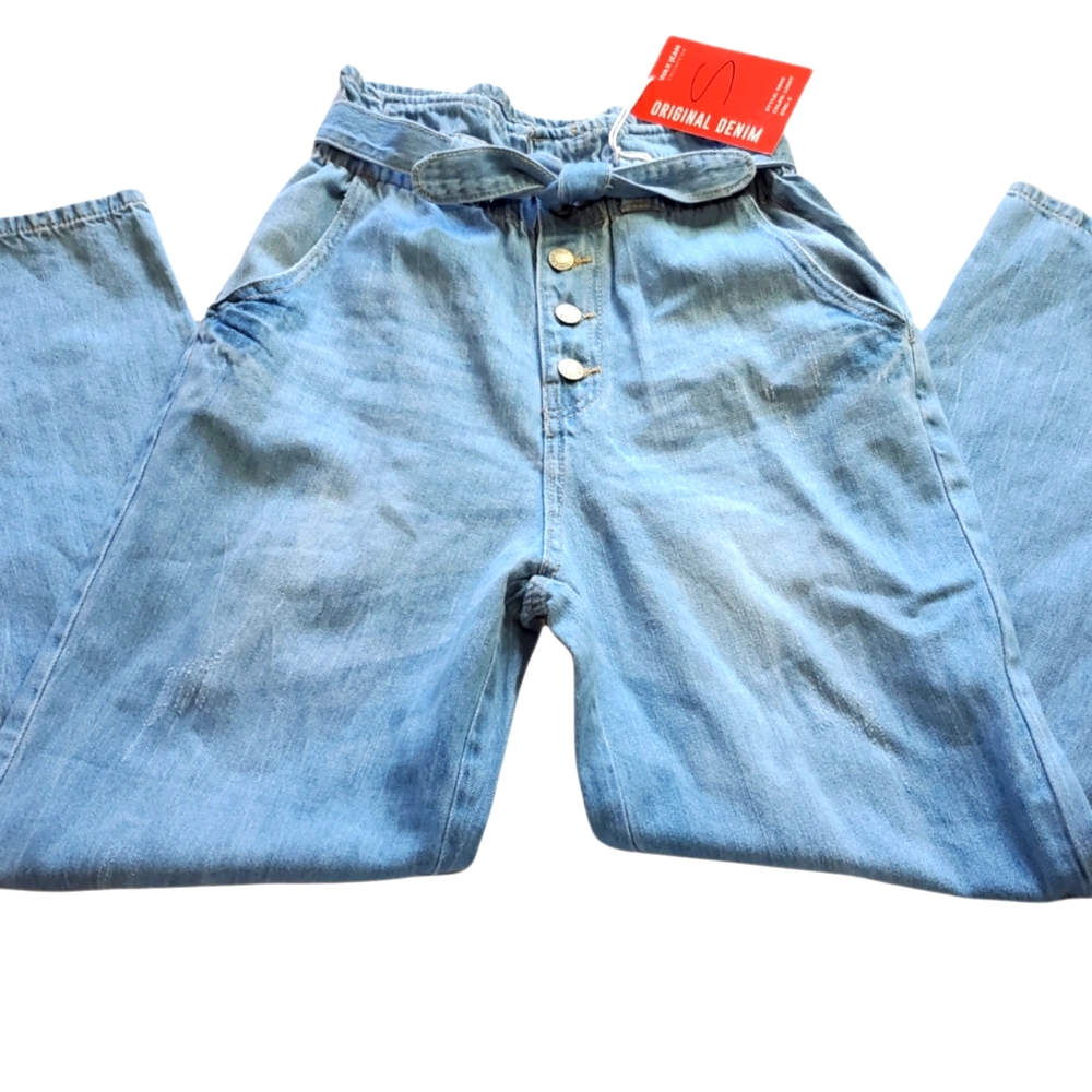 New woman jeans